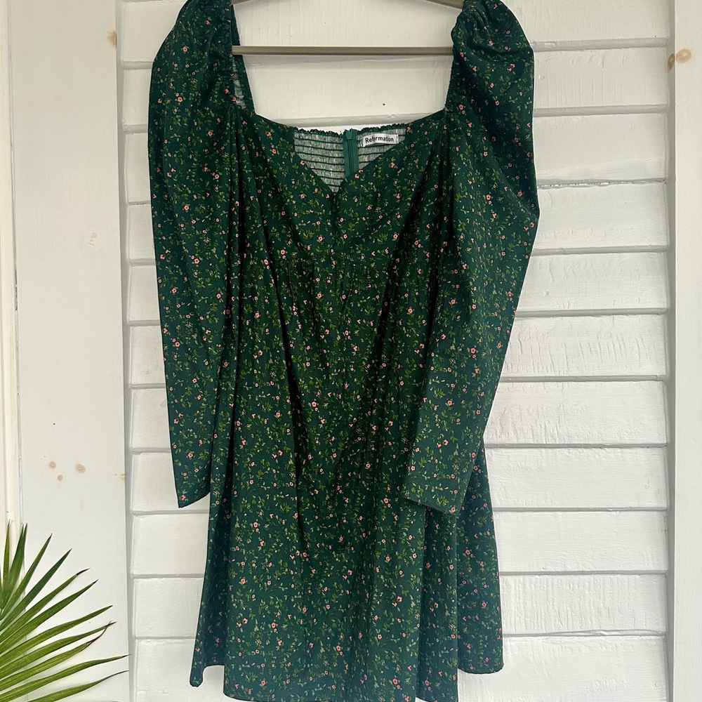 Elegant Green Floral Dress - Picture 3 of 4